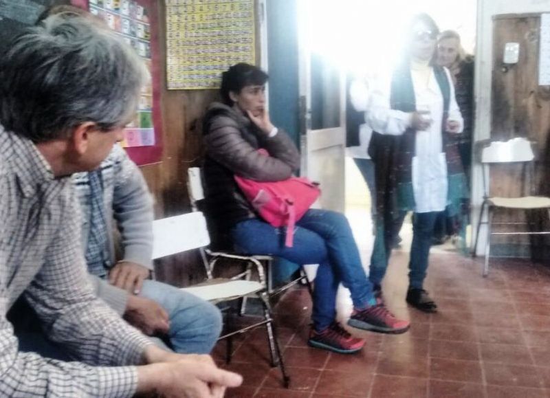 La reunión convocada por el Consejo Escolar contó con la presencia del intendente.