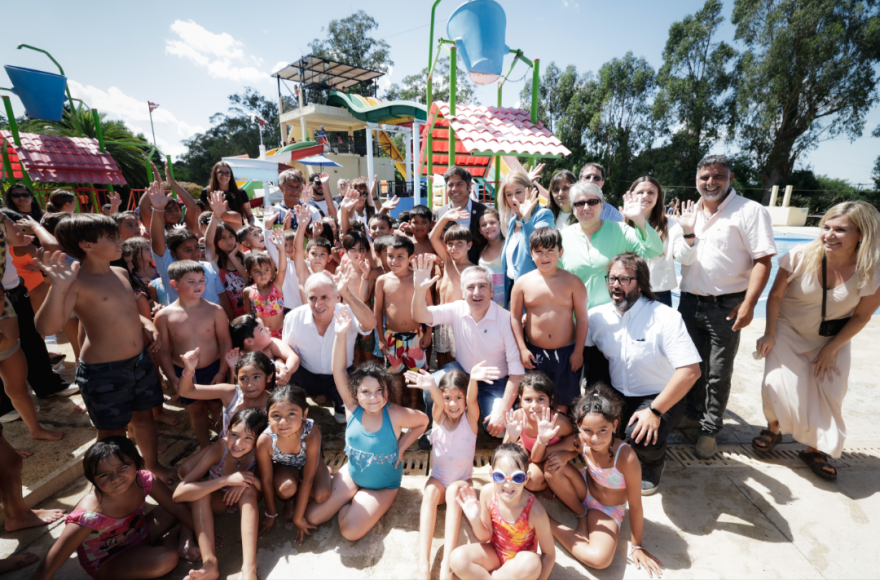 Además, el gobernador recorrió Puerto Aventura.