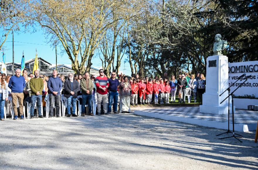 Hubo reconocimientos a docentes y auxiliares por su trayectoria.
