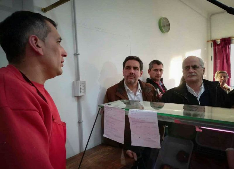 Jorge Taiana conversó con comerciantes, vecinos y referentes locales.