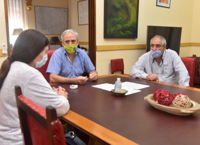 Reunión de las autoridades.