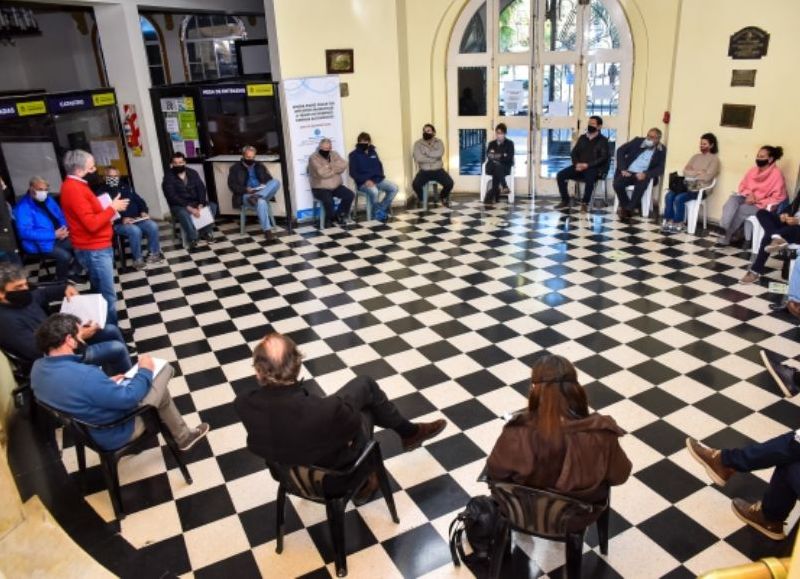 Reunión multisectorial en el Palacio Municipal.