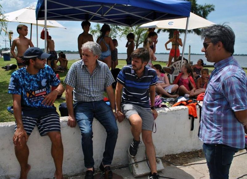 Dialogó con responsables de la colonia de vacaciones