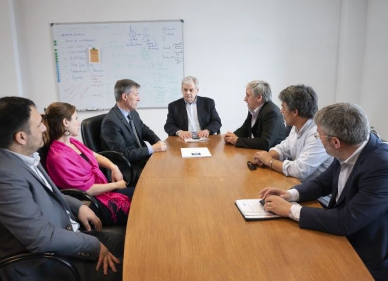 Imagen del encuentro donde se rubricó el convenio