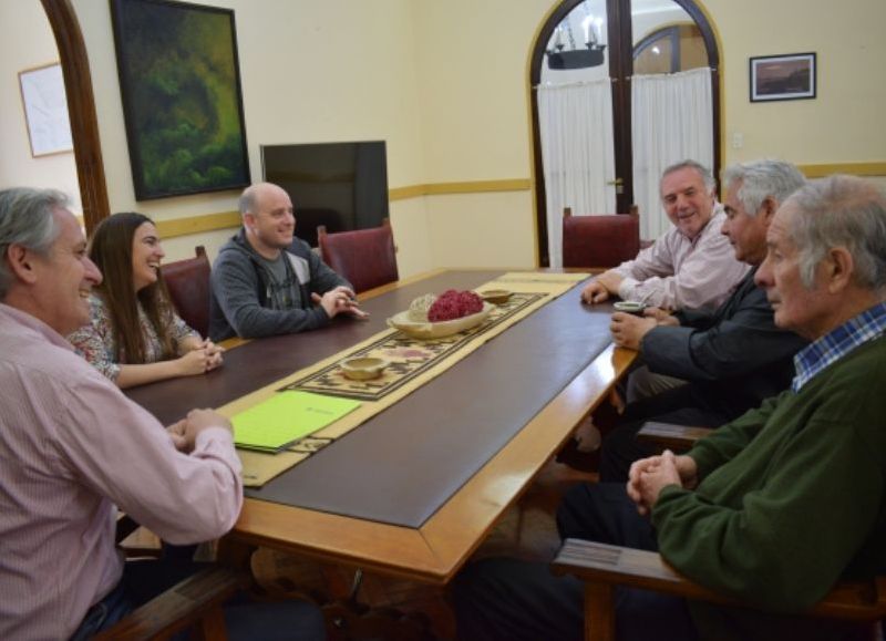 Encuentro con el Jefe Comunal y funcionarios