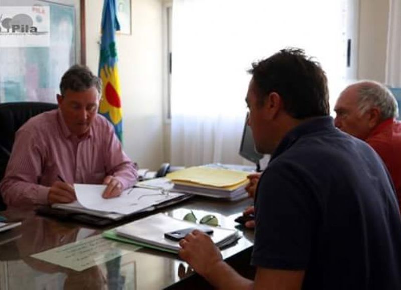 Reunión del intendente con representantes de la empresa Bauer.