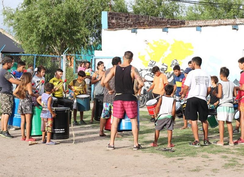 Integración social y identidad comunitaria.