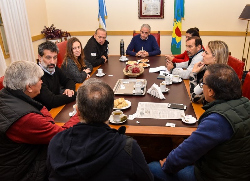 Reunión en Intendencia.