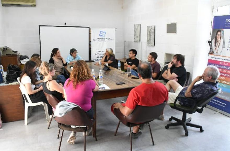 La Municipalidad de Chascomús llevó adelante una reunión de trabajo en la Cámara de Comercio local.