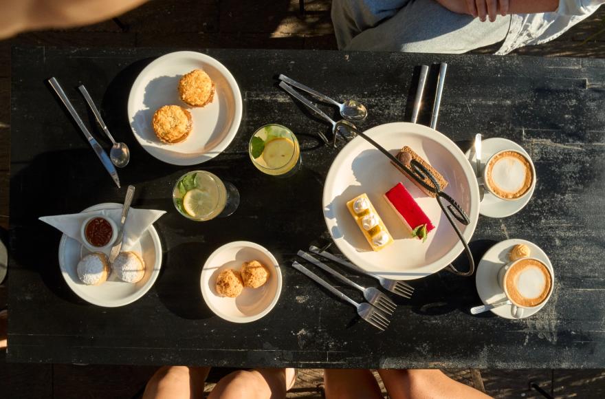 “Todo el día, todos los días”: Café Mulé renueva su carta y reafirma su propuesta frente a la laguna