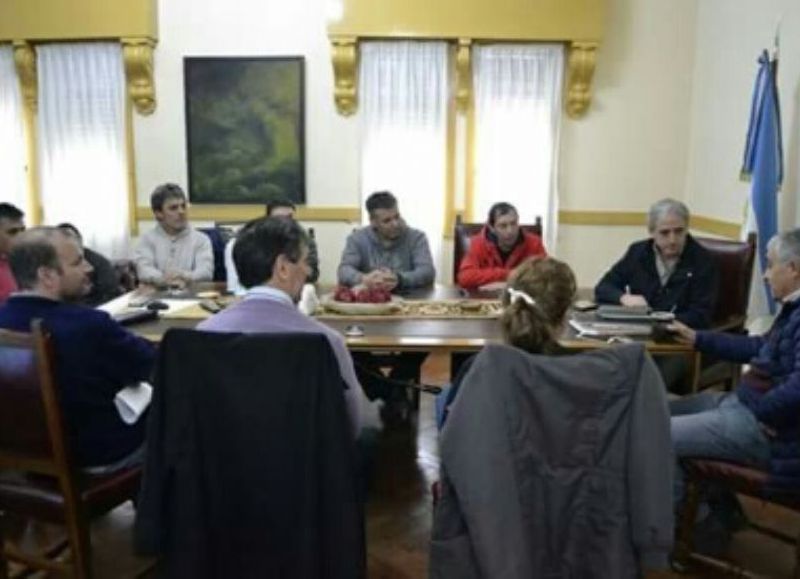 Reunión con autoridades de Hidráulica.