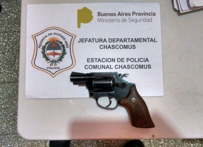 Arma secuestrada.