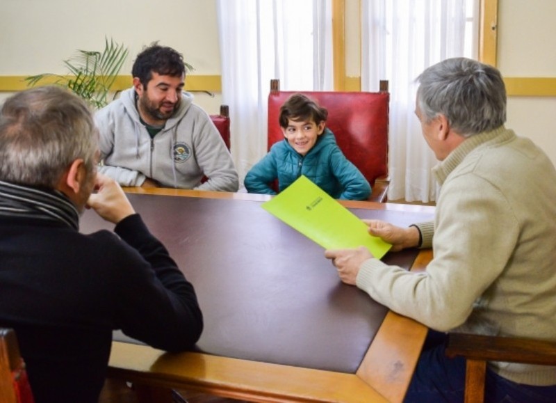 Estuvo junto a su papá Roberto.