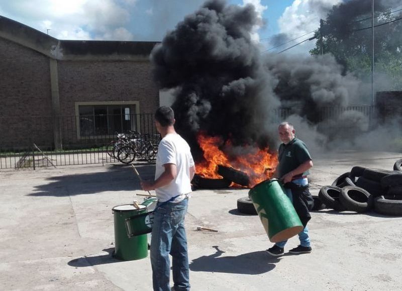 Protesta de los trabajadores y oídos sordos de la patronal.