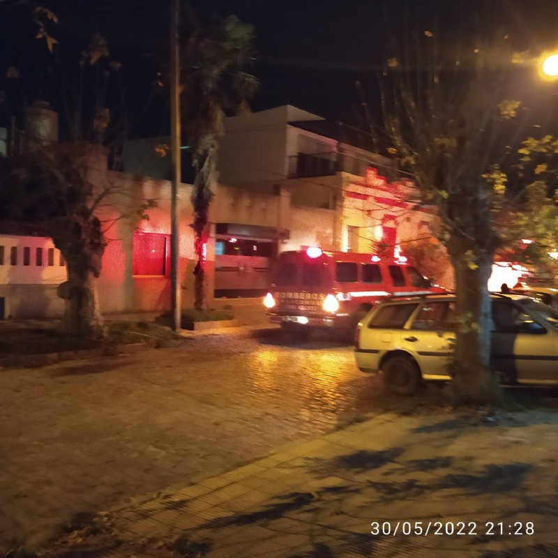 El fuego se circunscribió a una habitación (foto: Alberto Morel).