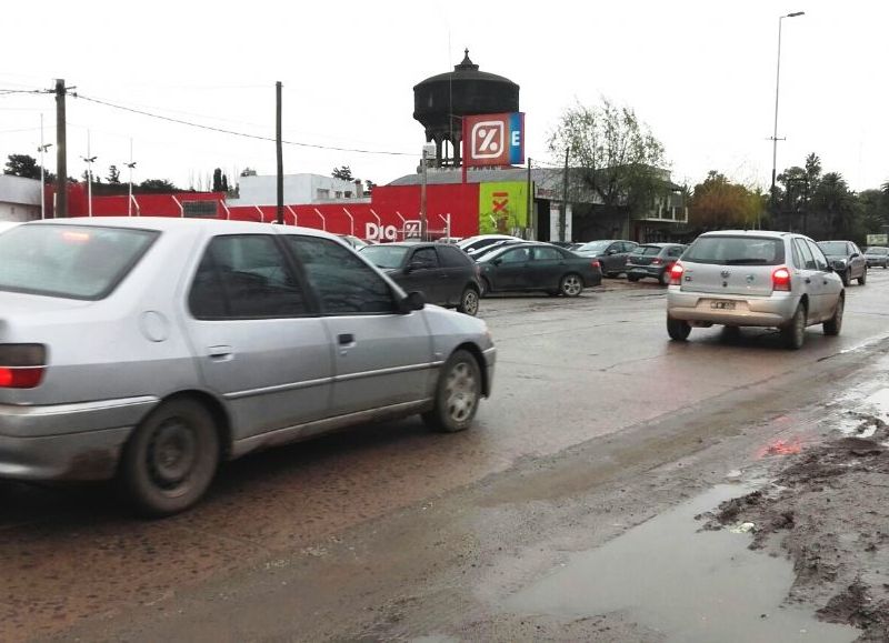 La gente se agolpó antes del horario de apertura.