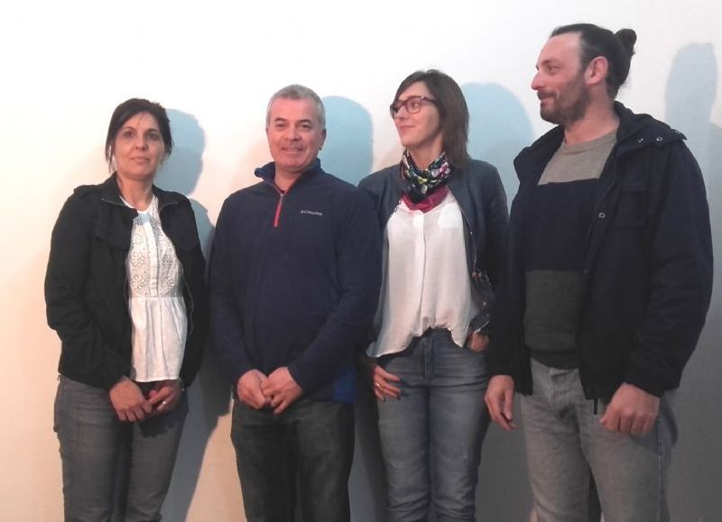 Los precandidatos a concejales Raquel Moreno, Gerardo Bava, Alexa Oyhamburu y a consejero escolar Juan Arzuaga.