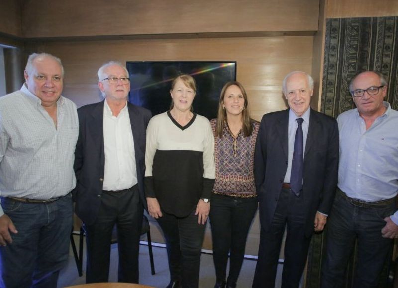 Luis Belvisotti, el chascomunense Ricardo Vázquez, Margarita Stolbizer, Marianela López, Roberto Lavagna y Rubén Grenada.