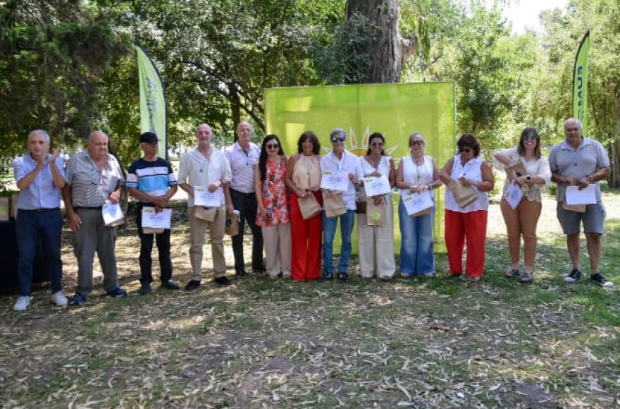 Se entregaron las medallas por los 25 años de servicio en el municipio a empleados de distintas áreas.