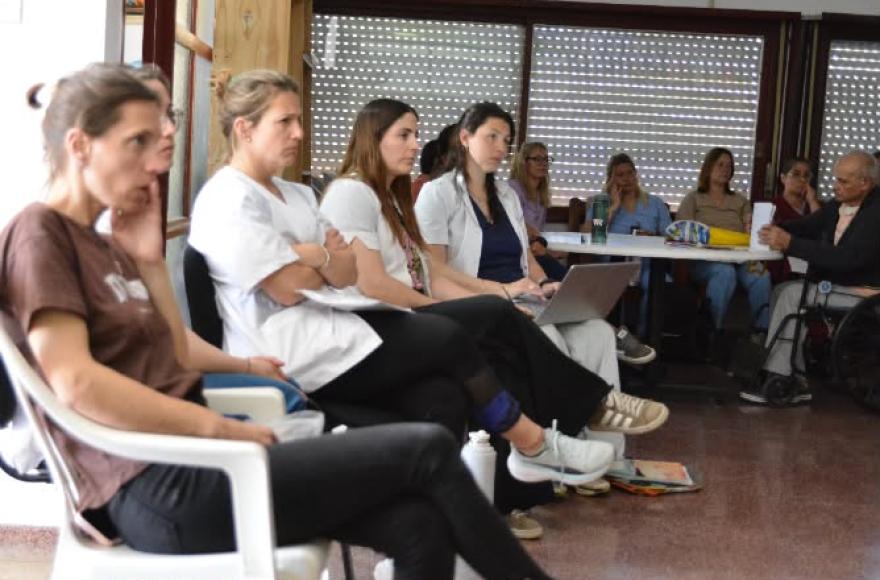 La actividad estuvo dirigida tanto a profesionales como a auxiliares y demás trabajadores que forman parte del equipo de atención.
