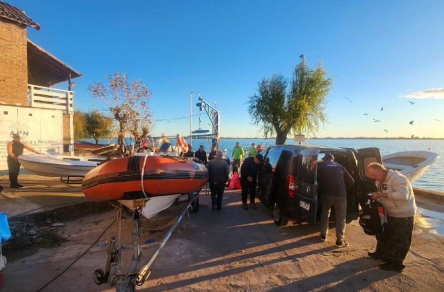 Continúan los operativos de control de pesca en el muelle y en la laguna