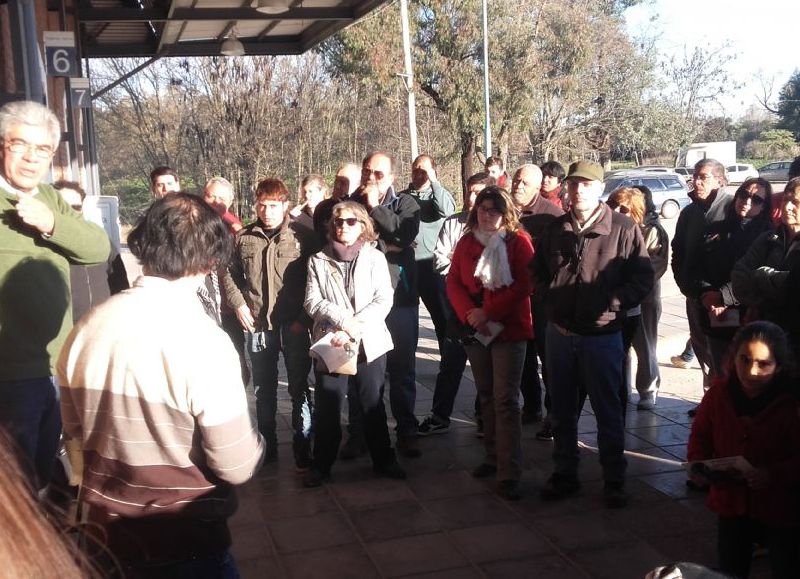 Asamblea por el tren.