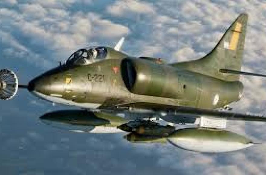 “Charla con los Halcones”: homenaje al heroísmo del Grupo 5 de Caza