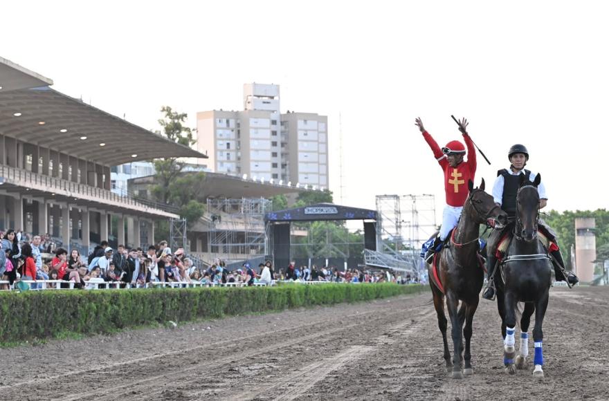 Convocan a artistas bonaerenses para crear el trofeo del Gran Premio Dardo Rocha