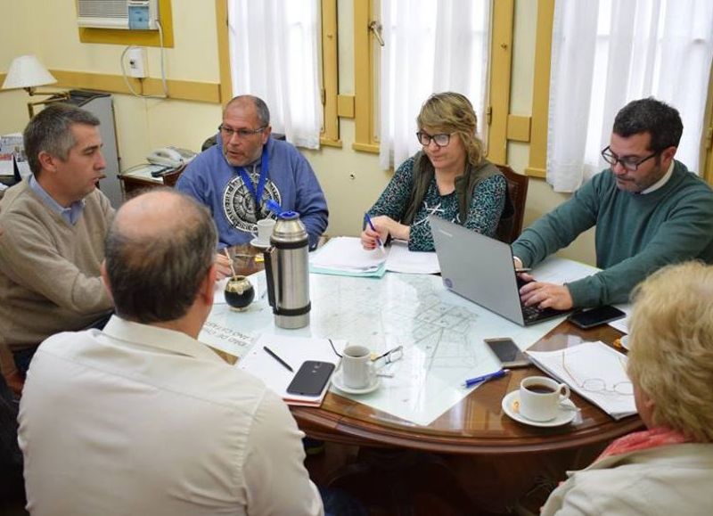 Cuatro horas de reunión.