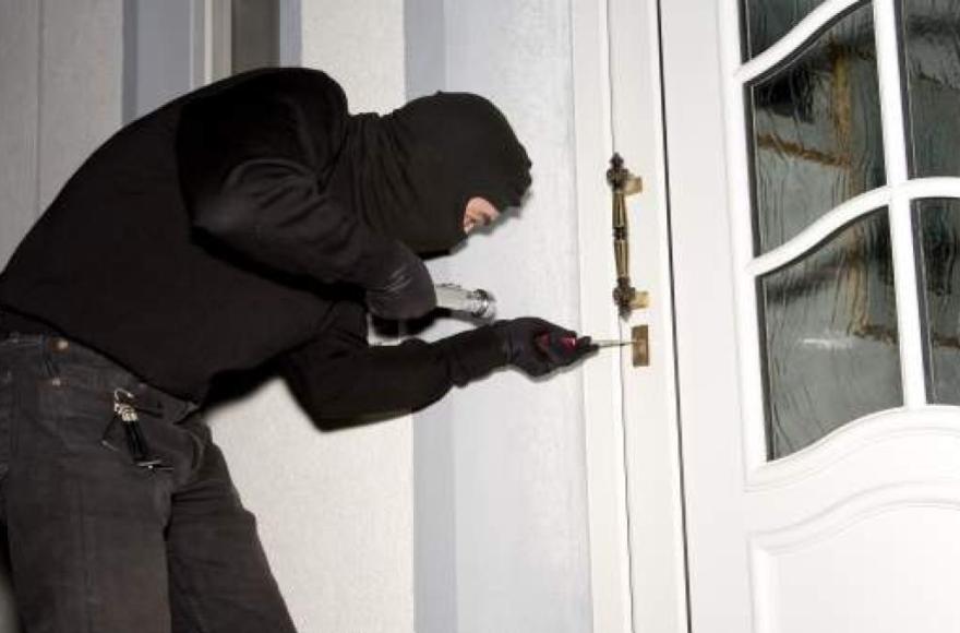 Durante la noche del lunes, desconocidos ingresaron a un domicilio de calle Perú al 300.