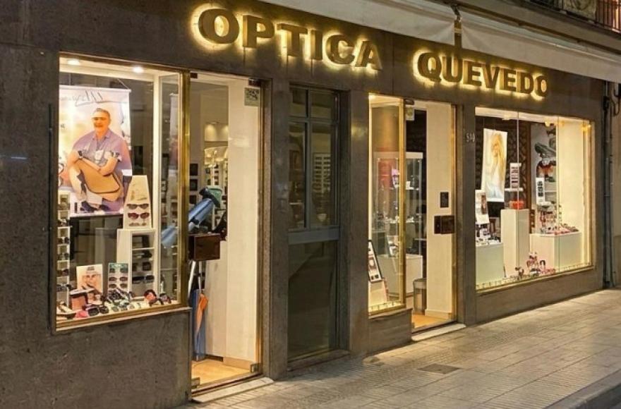 Óptica Quevedo.