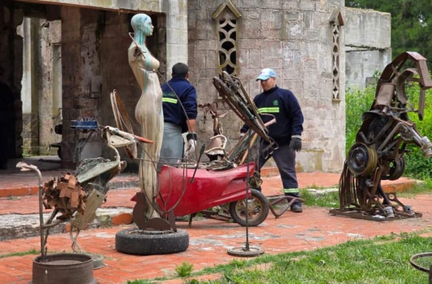 El vecino intentó resistirse y profirió agresiones verbales hacia los presentes.