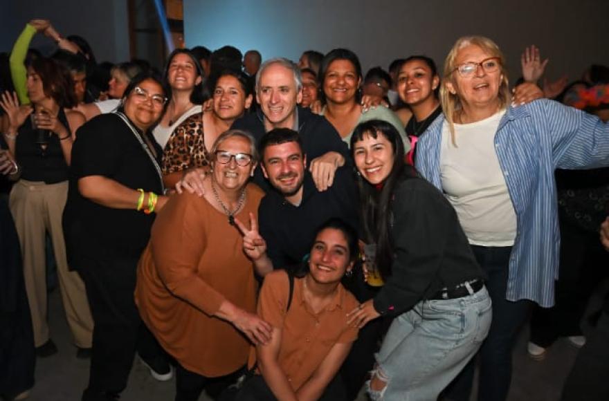 Empleados de distintas áreas organizaron una noche de camaradería en La Fábrica.