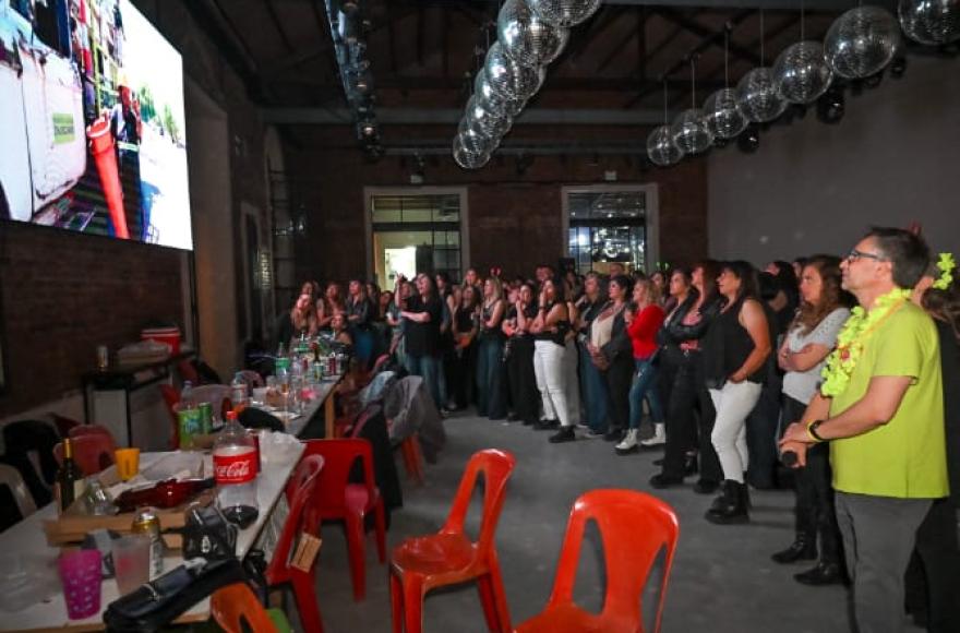 Hubo música, sorteos y la colaboración de numerosos comercios locales.