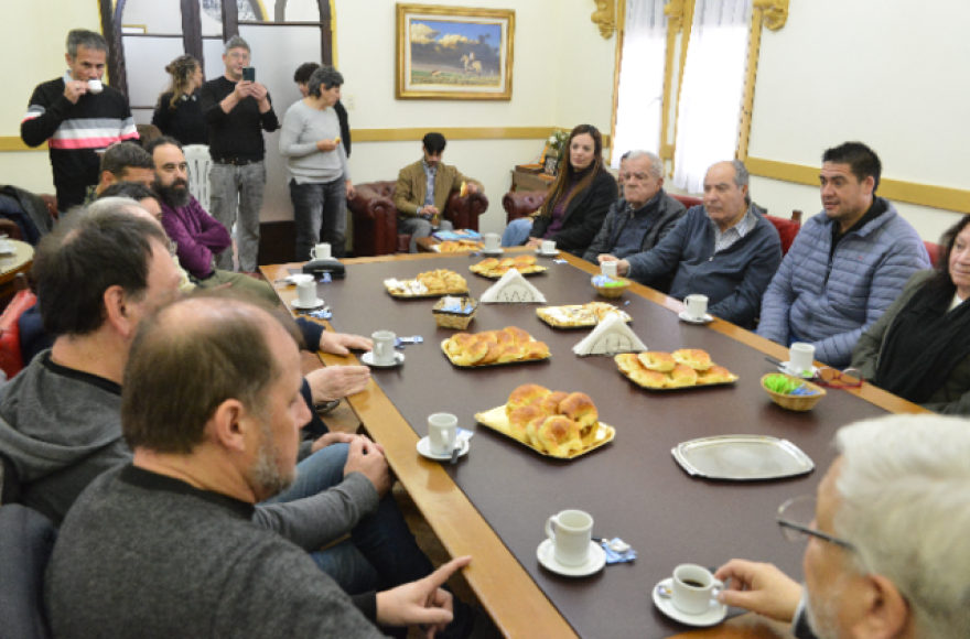 La jornada incluyó un desayuno con los periodistas.
