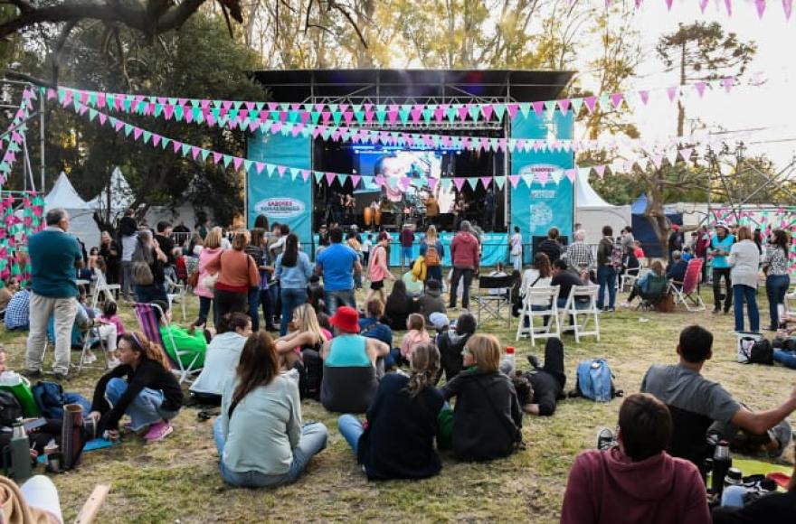 Se presentarán bandas en vivo para acompañar este espectacular encuentro.