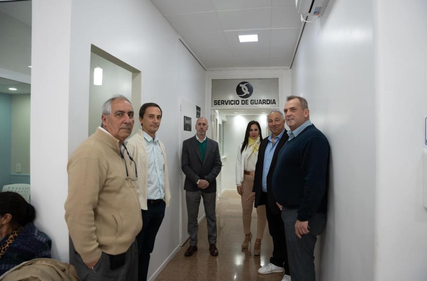 El candidato a intendente se reunió con autoridades de la Clínica Chascomús.