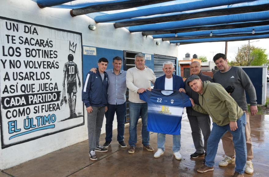 Dichiara estuvo en Chascomús y entregó aportes a instituciones