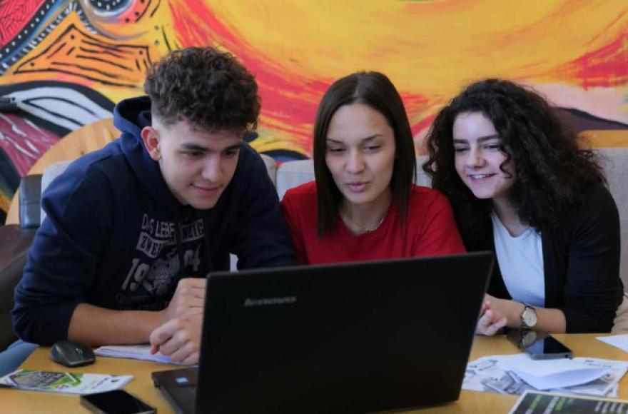 Chascomús ofrecerá un taller gratuito de inteligencia artificial para jóvenes