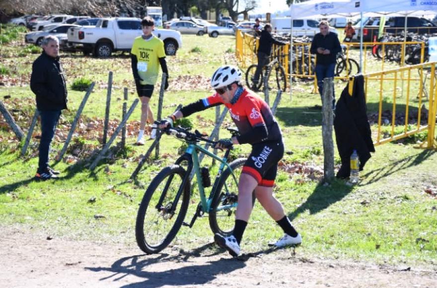 Más de 100 atletas participaron del Duatlón en Chascomús