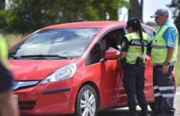 Tres aprehendidos por circular en un auto robado