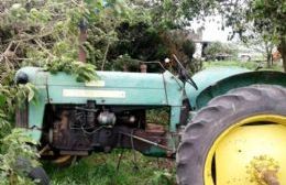 Bomberos agradecen donación de un tractor