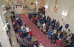 Con la tradicional procesión de Santa Rosa de Lima, Castelli celebró sus Fiestas Patronales