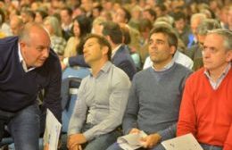 Javier Gastón presente en la convención del Frente Renovador