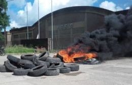 Estarían retirando maquinaria de la fábrica textil Texes (ex Masis)