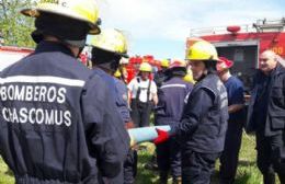 Bomberos: Adquisición de materiales y capacitación