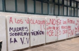 Tres mujeres aprehendidas por pintadas contra violadores en el Juzgado de Paz