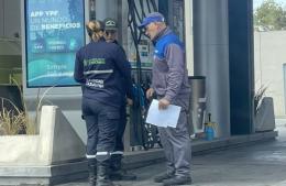 Rigurosos controles en las estaciones de servicio para exigir el uso de casco