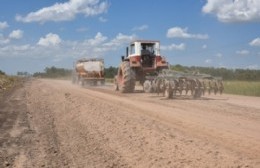 Licitan compra de suelo seleccionado destinado a alteo y consolidación de caminos rurales