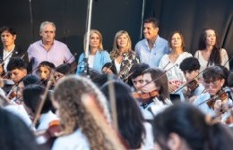 Kicillof visitó Chascomús y participó del ensayo de la Orquesta Infantil Argentina